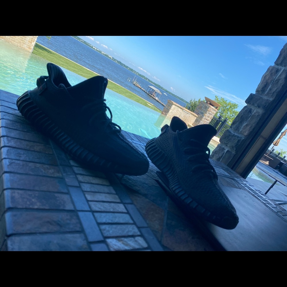 Yeezy boost 350 V2 black worn with authenticity
